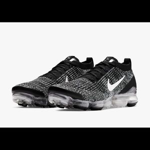 Nike Air VaporMax Flyknit 3 size 10.5